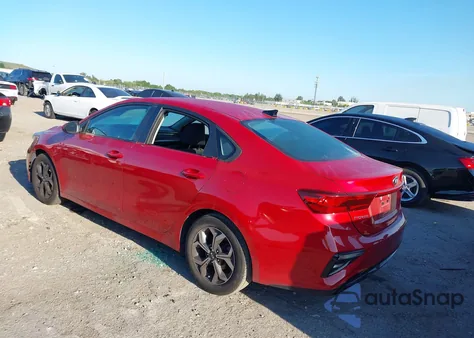 2021 Kia Forte Lxs z USA, uszkodzony, nr VIN 3KPF24AD6ME285460